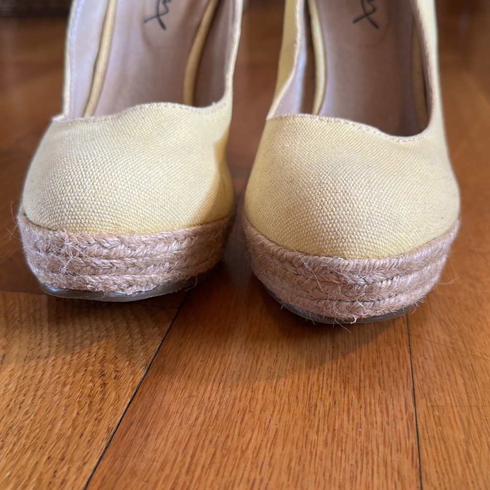 Yellow platform heels🌼☀️ - Picture 4 of 12